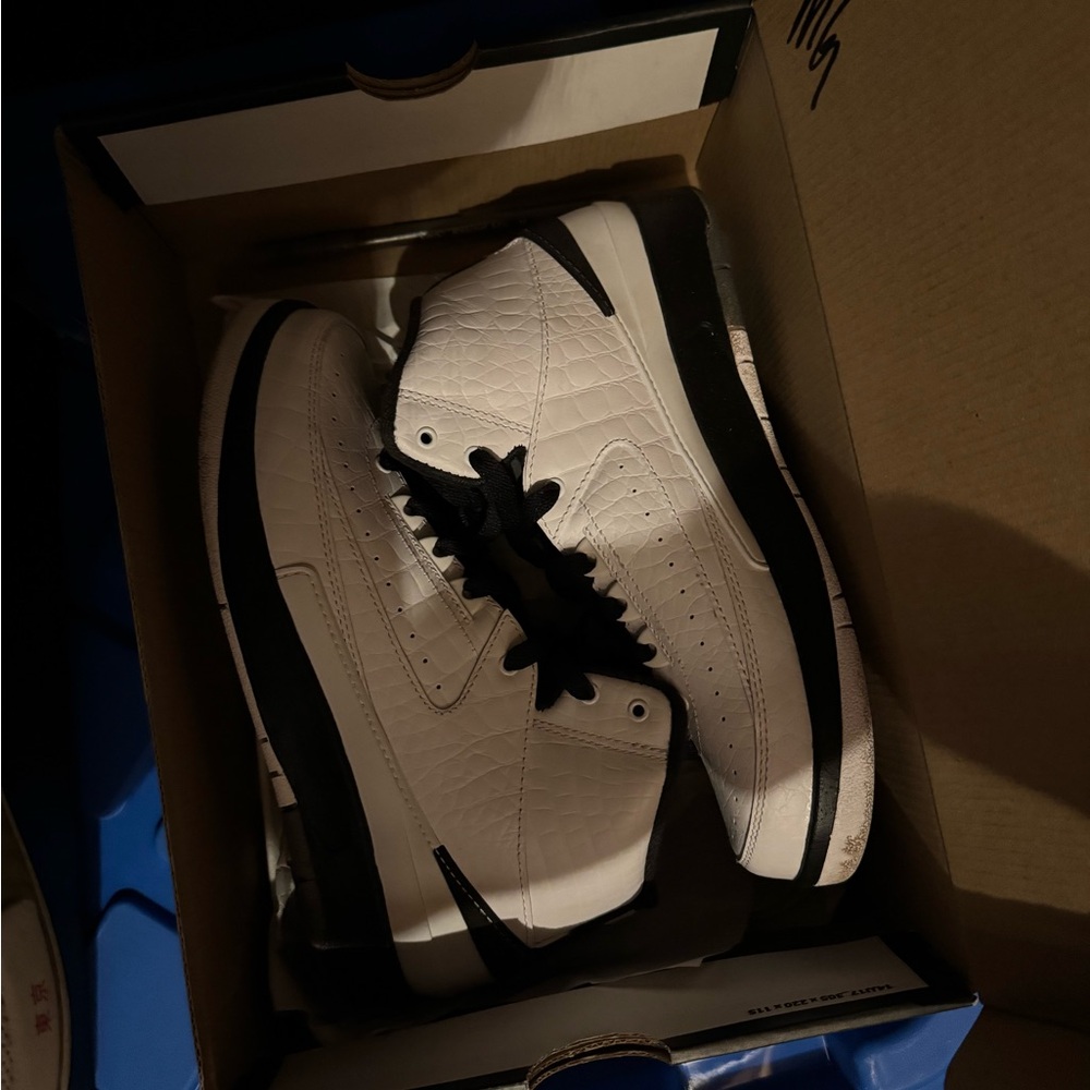 Air Jordan Retro 2